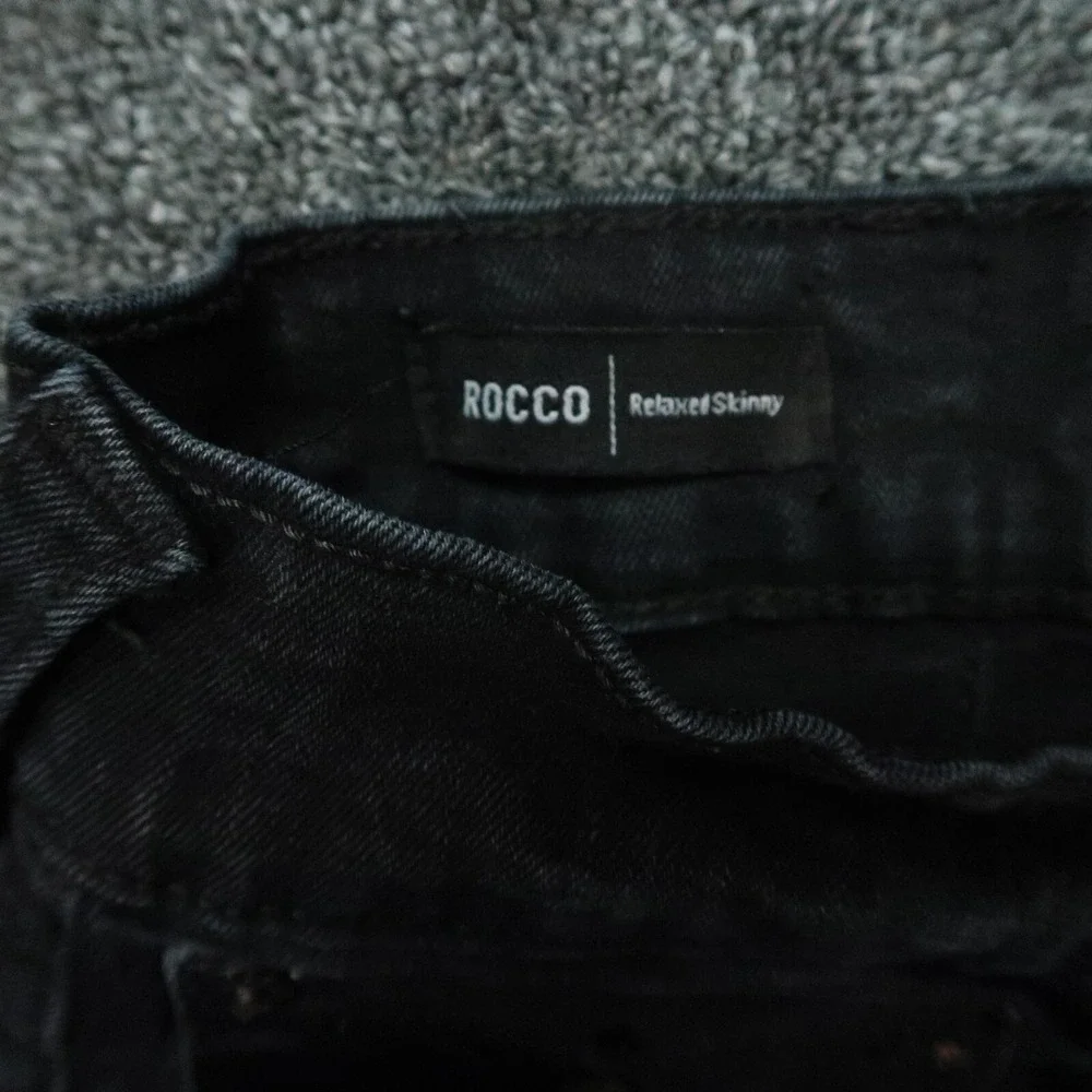True Religion Jeans Men 38x33 Black Rocco Relaxed Skinny 5 Pocket Flaps